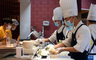 做餐饮工作怎么样（做餐饮工作怎么样啊）