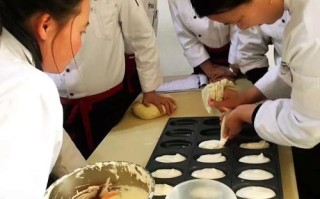 济宁哪里有教做小吃的（济宁免费面点培训机构）