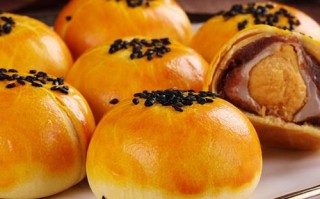 上海哪里蛋黄酥好吃（月饼哪家比较好，上海）