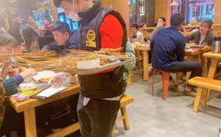 在木屋烧烤上班怎么样（木屋烧烤服务员好做吗）