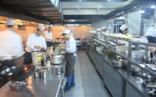 开小饭店厨师去哪里找（开小饭店厨师去哪里找工作）