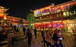 丽江最繁华的夜市排名,丽江的小吃街在哪里啊