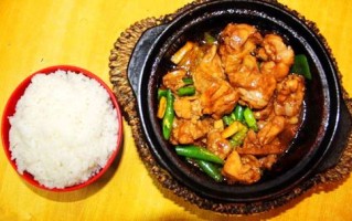 今年黄焖鸡米饭怎么样（黄焖鸡好评60字）