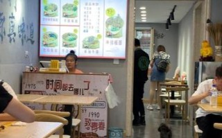 烧烤店收银员怎么样（板面店和烧烤店哪个挣钱）