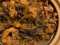 小鸡炖蘑菇是哪里的菜（小鸡炖蘑菇是什么菜）