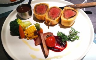 郑州哪里有惠灵顿牛排（bc惠灵顿牛排包有几家店）