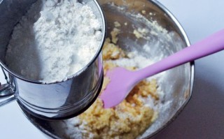 泡打粉要什么时候放呢,泡打粉放哪里比较好