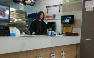 华莱士做汉堡工作怎么样（华莱士上班主要做什么）