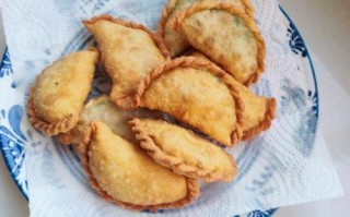 油炸菜饺是哪里特产（庐江油炸大饺子的做法）