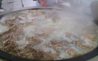 哪里买羊肉汤大炉子（水煮全羊怎样做）