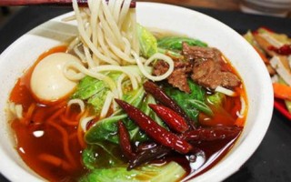 安徽牛肉板面哪里好吃（安徽牛肉板面哪里好吃啊）