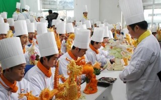 学川菜厨师去哪里学好（学川菜厨师去哪里学好能学到技术）