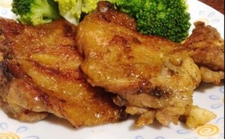鸡扒用的哪里的肉（鸡扒是怎么腌制的）