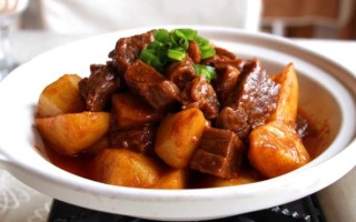 土豆炖牛肉用哪里的肉（土豆炖牛肉用哪里的肉好）
