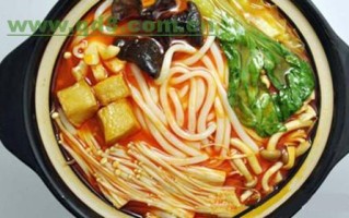 过桥米线产自哪里（过桥米线是来自那个省）