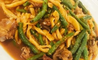 豆角焖卷子哪里（豆角焖卷子哪里有卖）