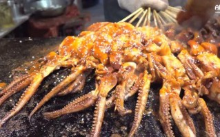 青岛烤鱿鱼哪里好吃（铁板鱿鱼哪里做的最正宗）