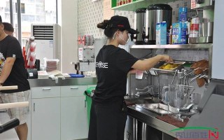 奶茶店员工怎么样（奶茶店上班有前途吗）