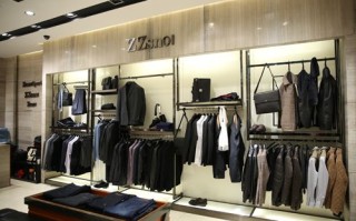 KCUM是什么牌子,小香港服装加盟店怎么样啊