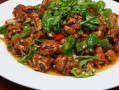 哪里的辣子鸡好吃（滕州哪里的辣子鸡比较正宗啊）