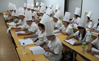 东方美食课程怎么样（东方美食学校）