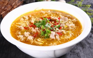 酸汤肥牛是哪里的菜（酸汤金针肥牛用的是什么牛肉啊）