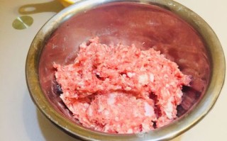 猪肉丸子用哪里的肉（肉丸子用前腿肉还是后腿肉）