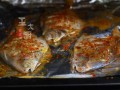 烤鱼放哪里（烤箱烤鱼直接放烤盘还是锡纸）