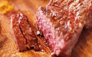 牛哪里的肉适合做牛排（牛排最好用牛哪里的肉最好）