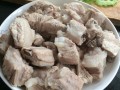 有没有能让排骨，大鹅，一类肉类快熟的添加剂,想开个润润排骨怎么样的店
