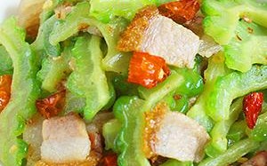 苦瓜 烧肉 哪里菜（苦瓜烧肉王刚）