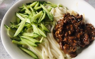 老北京炸酱面在哪里（正宗老北京炸酱面的制作方法）