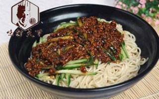 上海哪里炸酱面（上海哪里有卖壮馍）