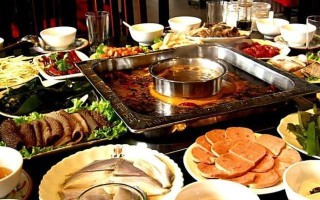 干餐饮最好选择酒店干还是火锅店干还是小饭店干?那一个最好,市里边开火锅店怎么样啊