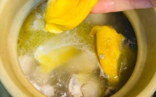 炖汤要榴莲哪里（煲榴莲汤用哪里煲比较好）