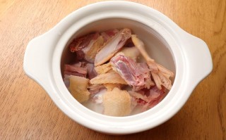 鸭子煲哪里（砂锅炖鸭子要多长时间）