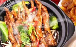一个鸡脚抵三碗米饭是真的吗,鸡脚饭加盟店怎么样啊