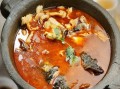 石锅鱼是哪里的特色菜（石锅鱼是哪里的特色菜啊）