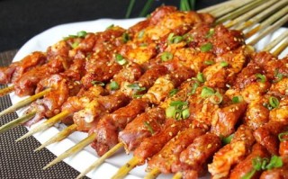 羊肉串哪里的肉（羊肉串是选用羊身上哪部分的肉）