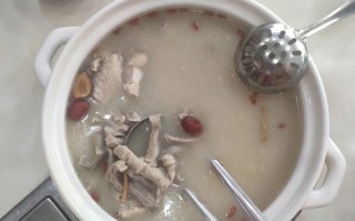 猪肚鸡是哪里的特色（猪肚鸡是哪里的特色菜）