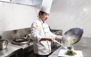 怎么样做好一个厨师（如何做好一个优秀的厨师长）