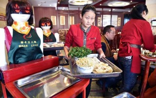 川渝石油工累不累,川渝火锅店服务员怎么样啊