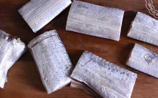 带鱼怎么剥肚子和洗干净,带鱼内脏在哪