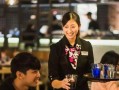 餐厅服务员怎么样（餐厅服务员怎么样给给顾客带来体验）