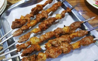 兰州羊肉串哪里好吃（兰州哪家店的烤羊肉比较好吃）