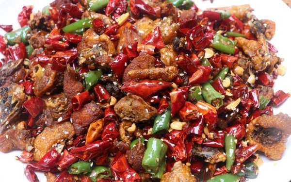 辣子鸡配菜什么最好,辣子鸡是哪里的菜系-第3张图片-厨房小当家 辣子鸡配菜什么最好,辣子鸡是哪里的菜系-第3张图片-厨房小当家
