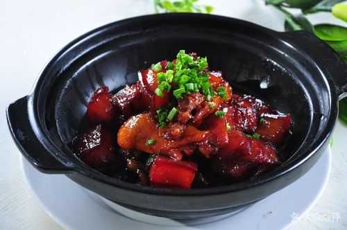 红烧肉是哪里的特色菜(老乡鸡里面有红烧肉吗)-第1张图片-厨房小当家 红烧肉是哪里的特色菜(老乡鸡里面有红烧肉吗)-第1张图片-厨房小当家