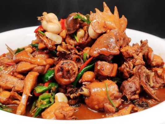 辣子鸡是哪里的特色(山东炒鸡店哪家正宗)-第2张图片-厨房小当家 辣子鸡是哪里的特色(山东炒鸡店哪家正宗)-第2张图片-厨房小当家