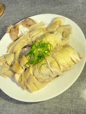 白切鸡是哪里的菜（白切鸡是哪里的菜系特色）-第2张图片-厨房小当家