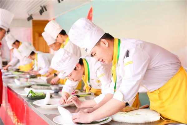 哪里学厨师最好（哪里学厨师最好）-第3张图片-厨房小当家